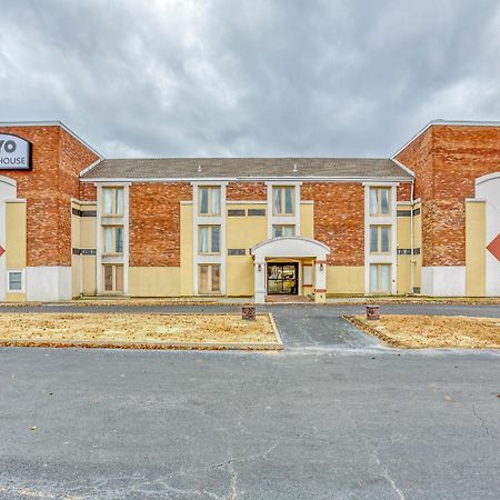 Готель Oyo Townhouse Tulsa Woodland Hills Екстер'єр фото
