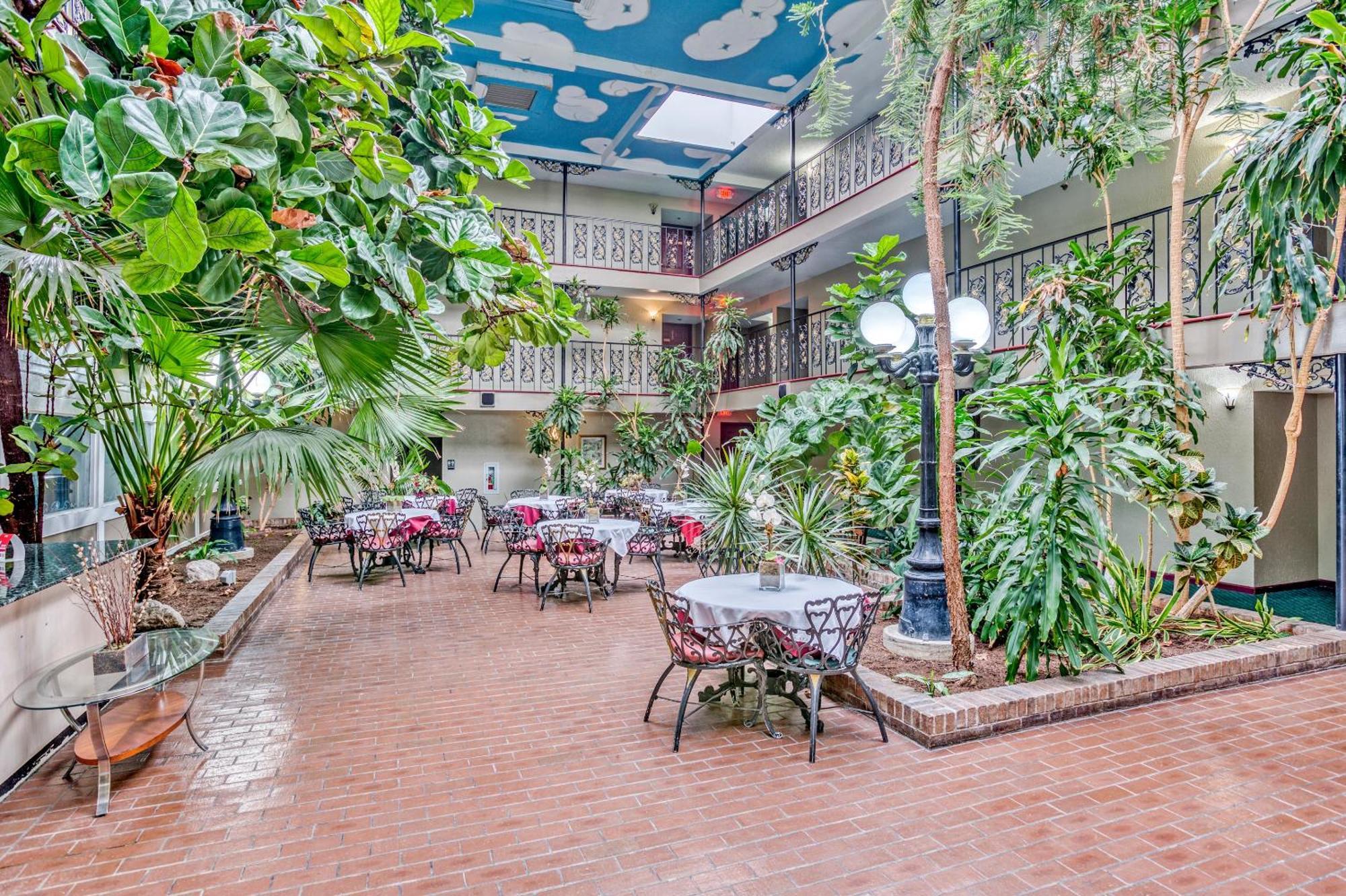 Готель Oyo Townhouse Tulsa Woodland Hills Екстер'єр фото