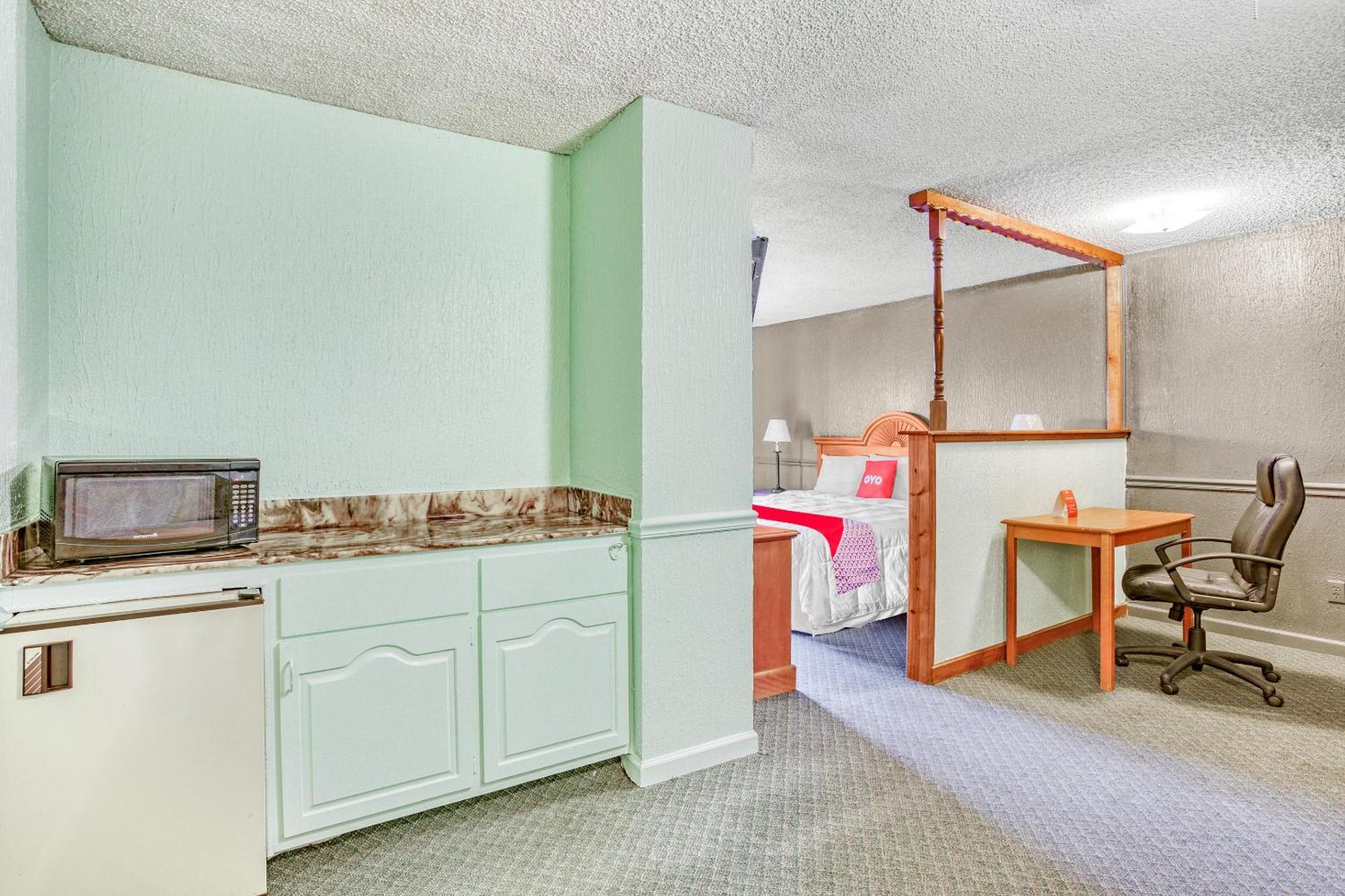 Готель Oyo Townhouse Tulsa Woodland Hills Екстер'єр фото