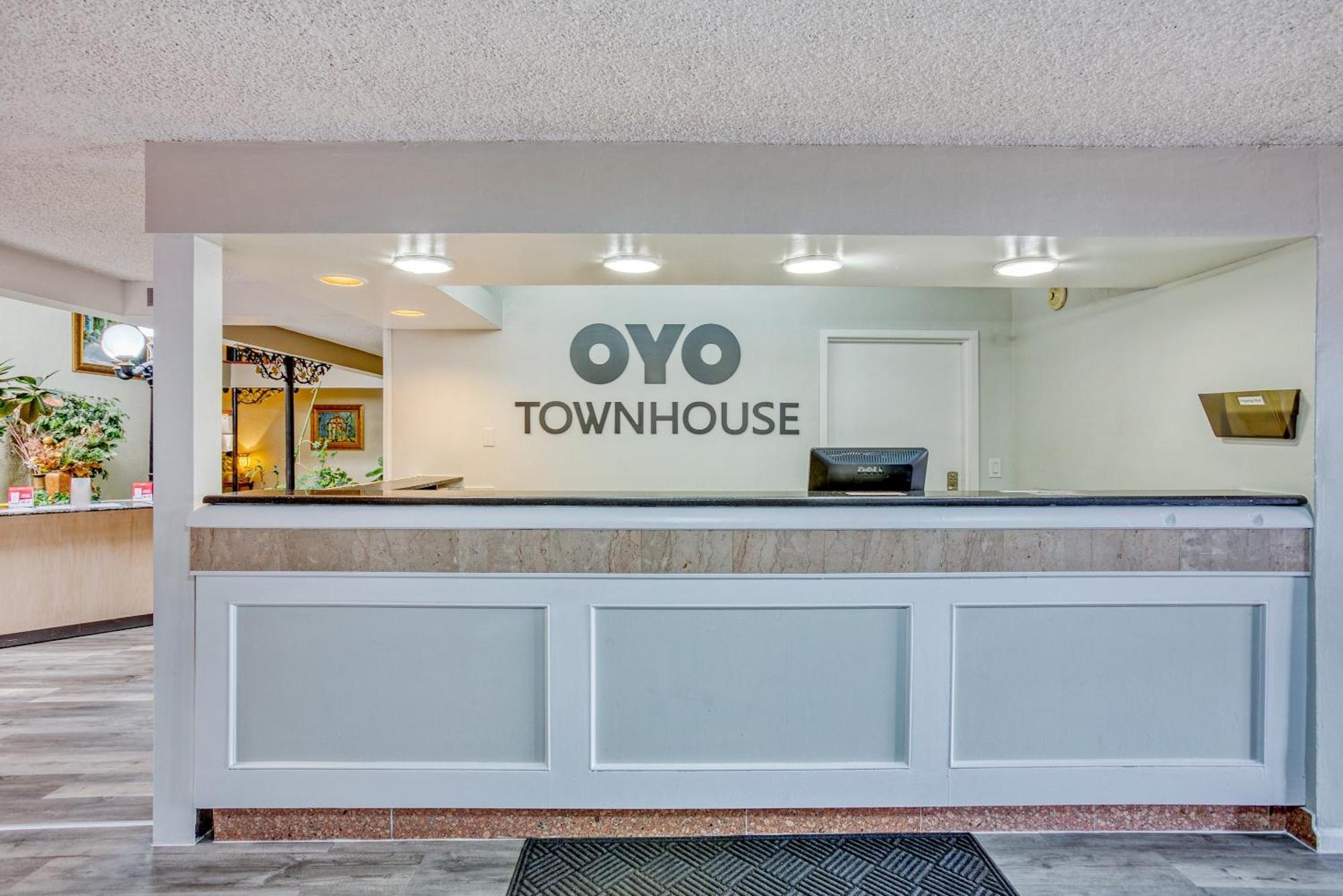 Готель Oyo Townhouse Tulsa Woodland Hills Екстер'єр фото