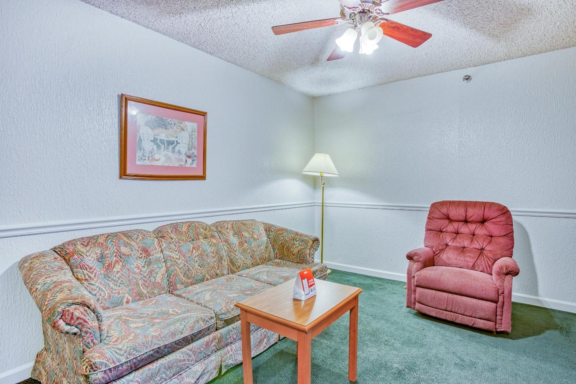 Готель Oyo Townhouse Tulsa Woodland Hills Екстер'єр фото