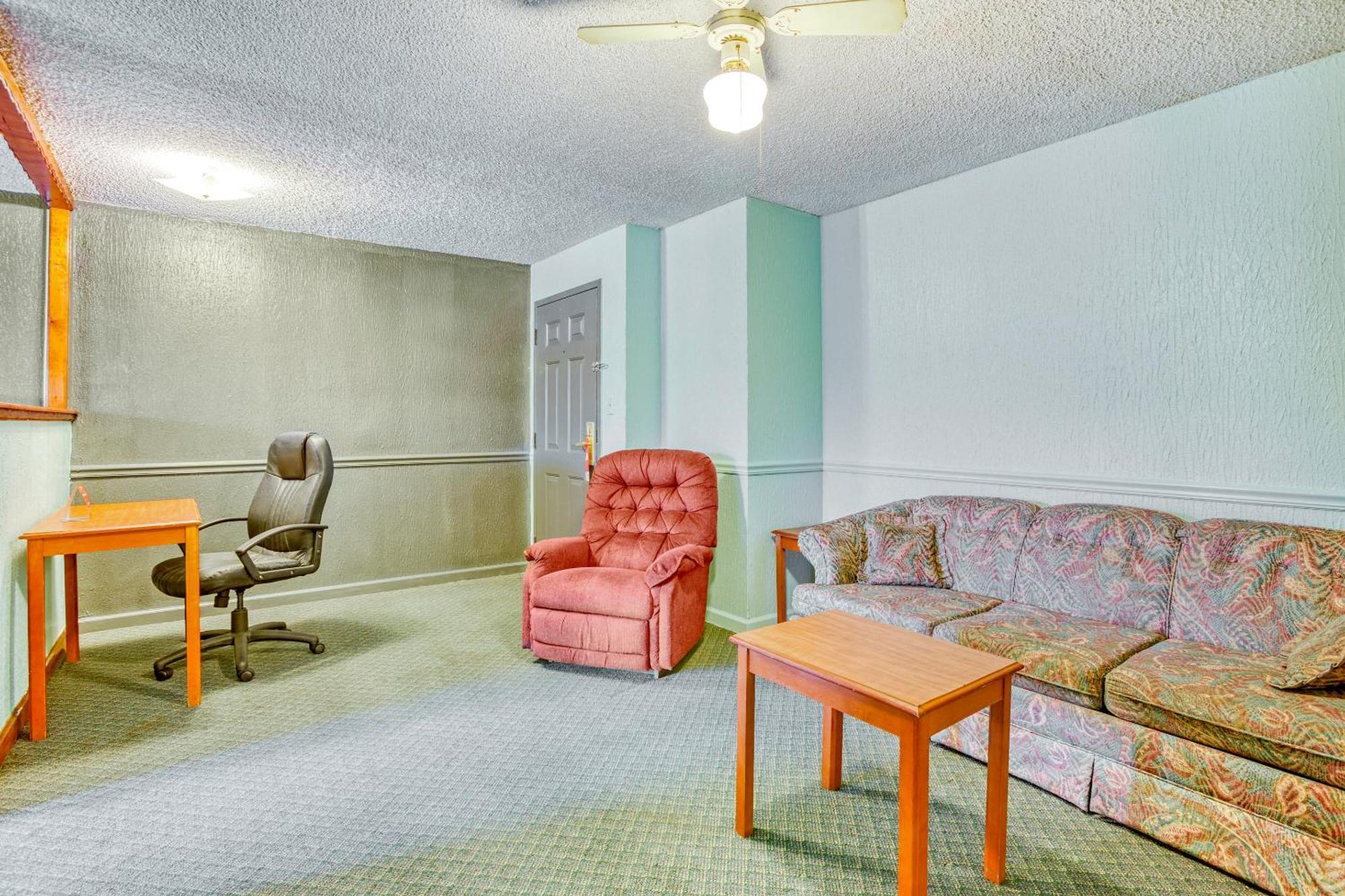 Готель Oyo Townhouse Tulsa Woodland Hills Екстер'єр фото